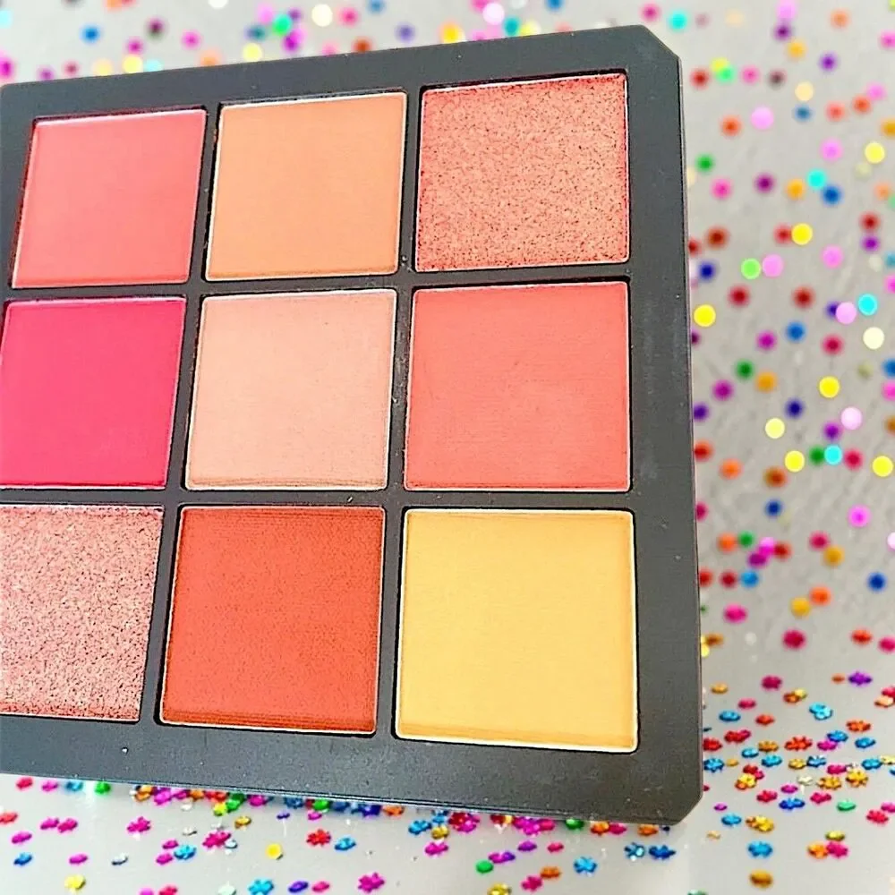 HUDA BEAUTY Coral Obsessions 9-Shade Eyeshadow Palette  9 x 0.04 oz New In Box